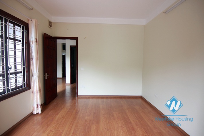 Lake view house with 4 bedrooms for rent in Tay Ho district